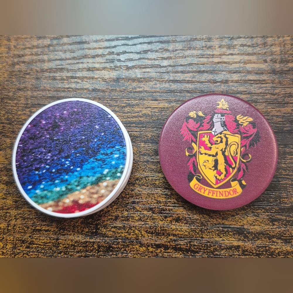 Brand New Gryffindor Crest Popsocket and Glitter Phone Grip bundle